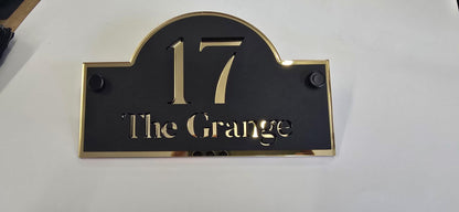 Personalised House Sign Matt Black & Mirror Gold Address Plaque Modern Door Number Sign Acrylic House Number Outdoor Sign UK